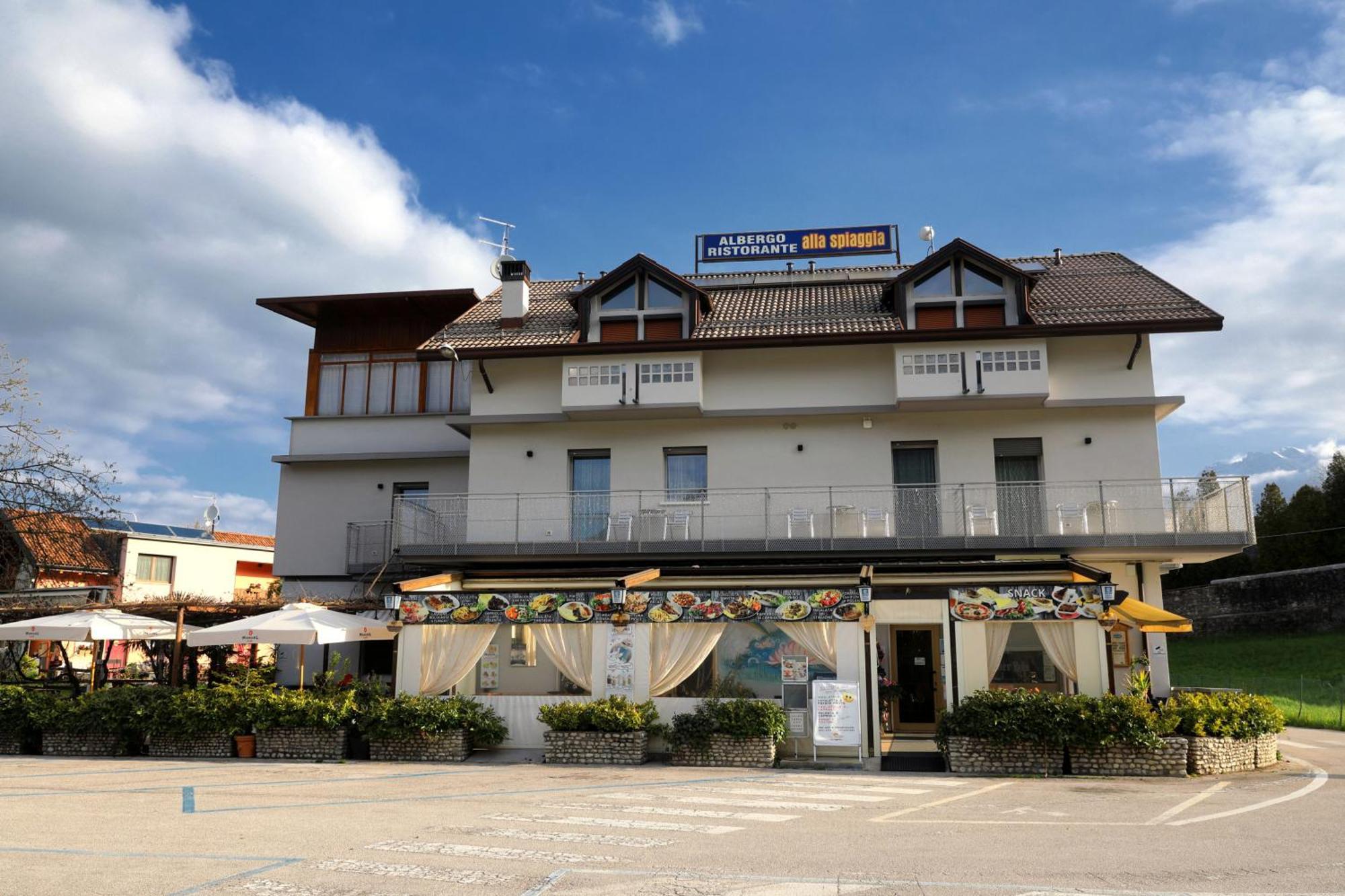 Albergo Alla Spiaggia Farra d'Alpago Exterior foto