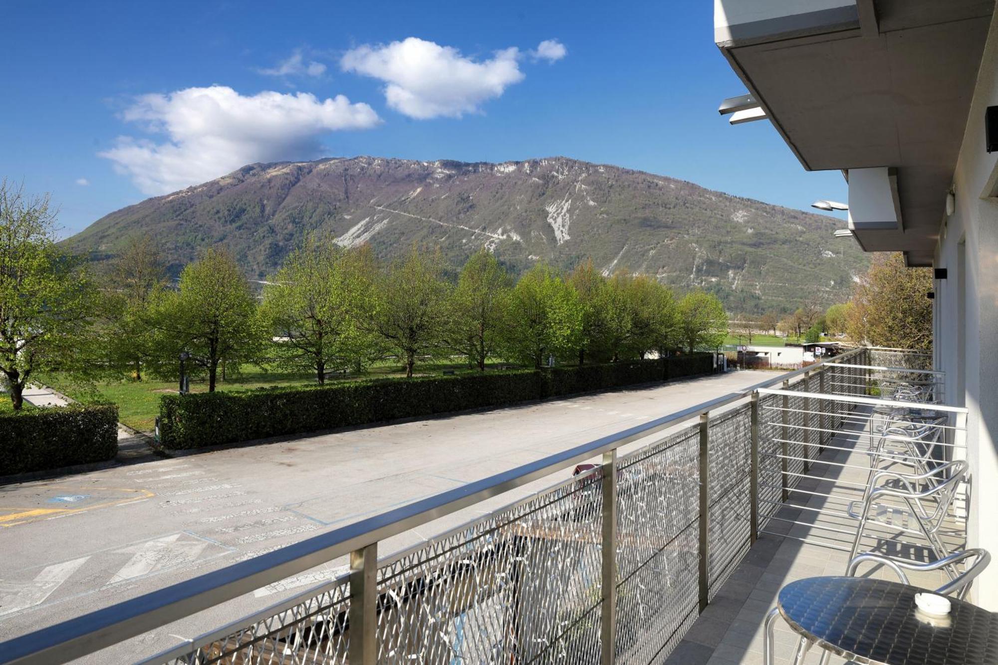 Albergo Alla Spiaggia Farra d'Alpago Exterior foto